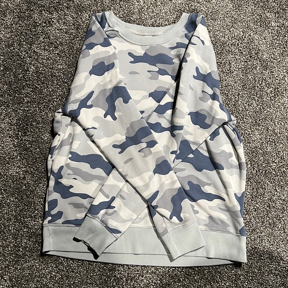 Camo crew neck